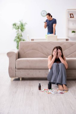 Aile çatışması sonrası intihar eden genç bir kadın.