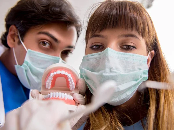 Concept of treating teeth at dentists — Stock Photo, Image