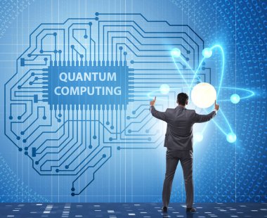İş adamı kuantum hesaplama kavramında sanal düğmeye basıyor