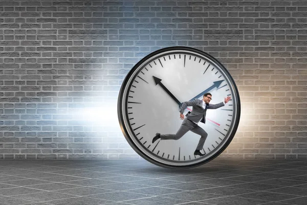 Affärsman anställd i time management koncept — Stockfoto