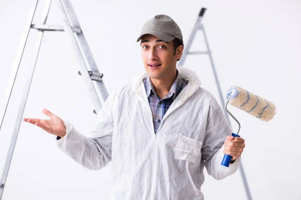 Malíř pracující na staveništi — Stock fotografie
