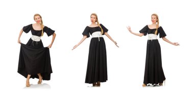 Uzun boylu, siyah elbiseli, beyaz tenli bir kadın.