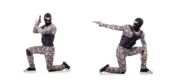 Soldaat in camouflage met pistool op wit — Stockfoto