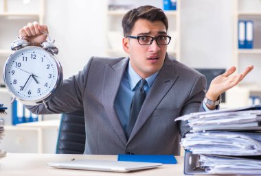 Çalışanlar vergi raporlama tarihlerini karşılayamıyor