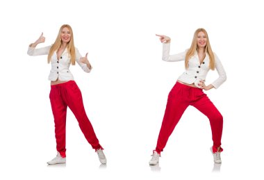 Bir kadın beyaza baş parmak işareti yapıyor.