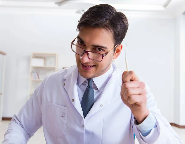 Dentist in medical concept in hospital — Stock Photo, Image