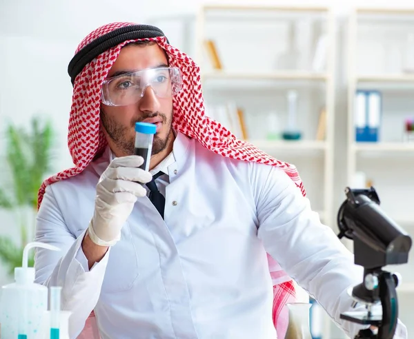 Arab chemist working in the lab office — Stock Photo, Image