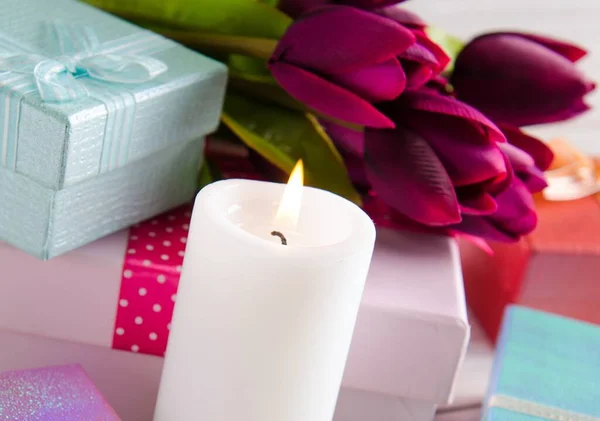 The giftbox arranged on the table in saint valentine holiday con — Stock Photo, Image