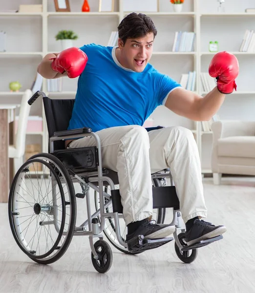 Funktionshindrade boxare vid rullstol som återhämtar sig från skada — Stockfoto