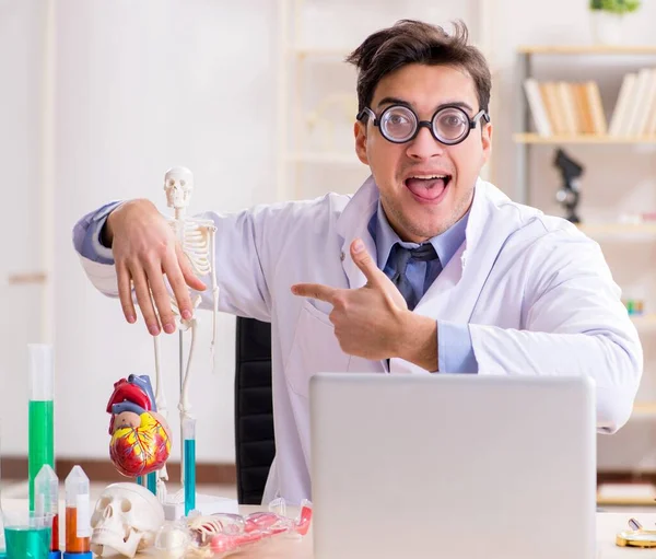 Funny doctor having fun in hospital lab — Stock Photo, Image