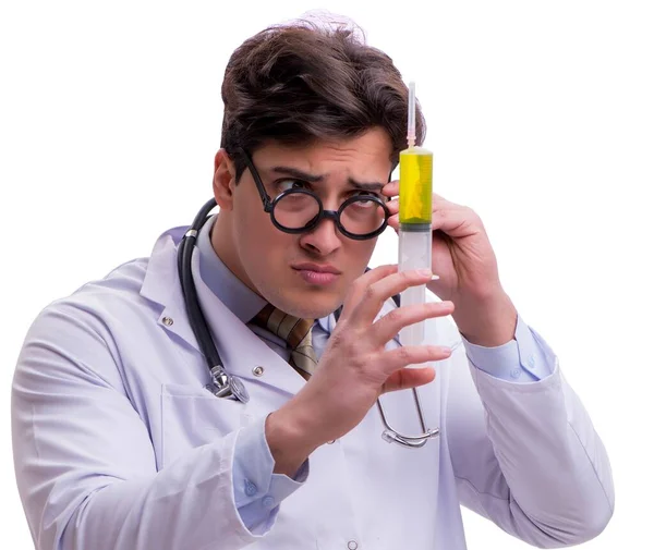 Médecin drôle avec seringue isolée sur blanc — Photo