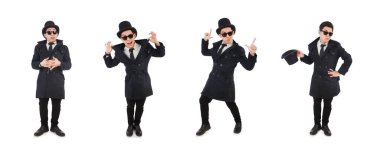 Siyah ceketli genç dedektif, beyazın üzerinde izole edilmiş.