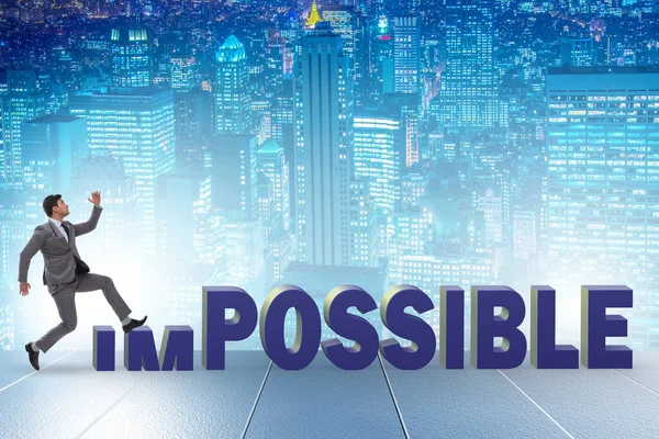 İmkansız iş konseptinde iş adamı