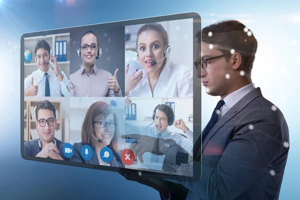 Concept van videoconferentie op afstand tijdens pandemie — Stockfoto