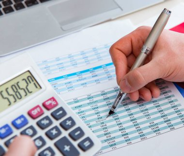 Finans analisti arıyor ve mali raporlar