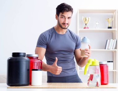 Sporcu daha iyi kaslar için yeni protein takviyeleri tadıyor