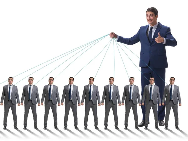 Baas werknemer manipuleren van zijn personeel in business concept — Stockfoto