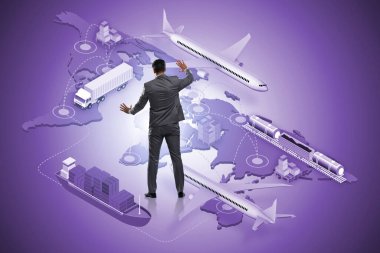 İş adamıyla küresel lojistik kavramı