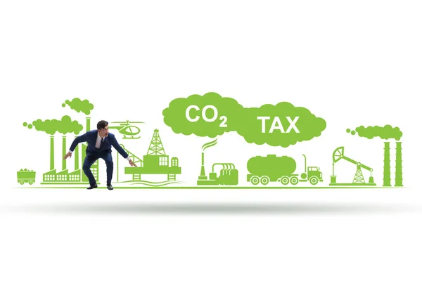 碳税概念方面的商人 — 图库照片