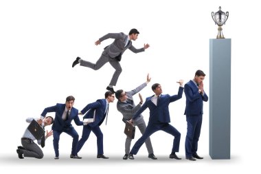 Kariyer gelişimi konsepti iş adamlarının merdivenlere tırmanması