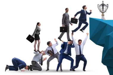 Kariyer gelişimi konsepti iş adamlarının merdivenlere tırmanması