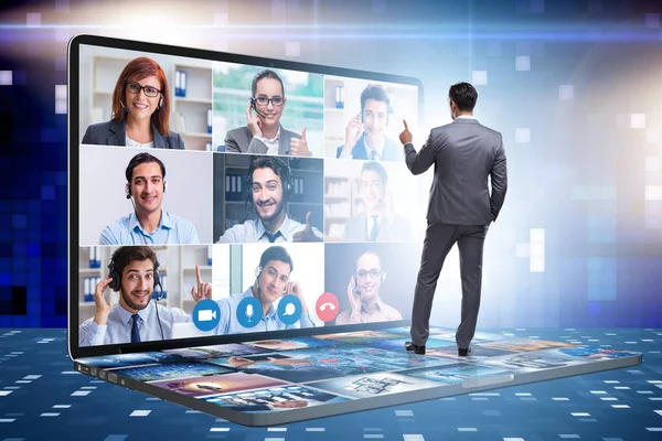 Concept van videoconferentie op afstand tijdens pandemie — Stockfoto