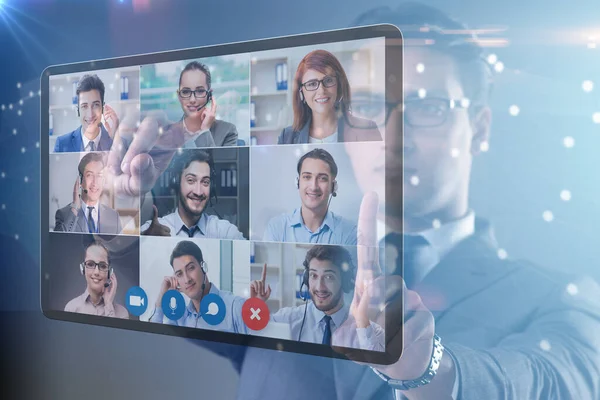 Concept van videoconferentie op afstand tijdens pandemie — Stockfoto