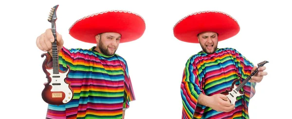 Mexicano engraçado com guitarra isolada em branco — Fotografia de Stock