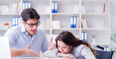 Kolej sınavlarına hazırlanan engelli öğrenci