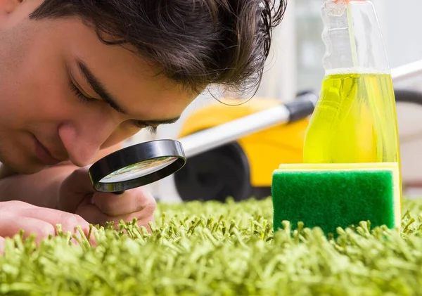 Young husband man cleaning floor at home — Stock Photo, Image