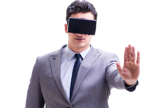 Podnikatel nosí virtuální realita VR brýle izolované na bílém — Stock fotografie