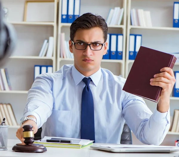 Lawyer doing legal webcast for channel subscribers — Stock Photo, Image