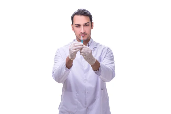 Jonge knappe arts met spuit geïsoleerd op wit — Stockfoto