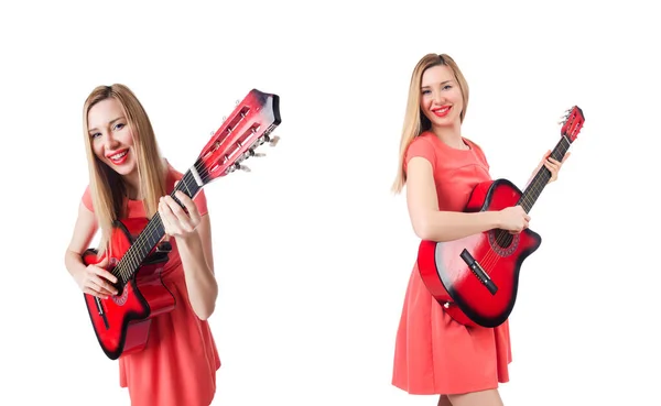 Kadın gitarist beyaz üzerine izole — Stok fotoğraf