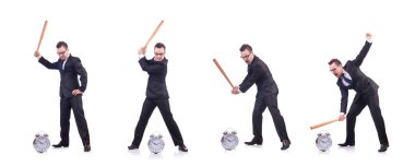 saatin üzerinde beyaz izole beysbol sopası ile isabet adam