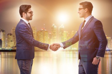 İş adamı el sıkışıyor.
