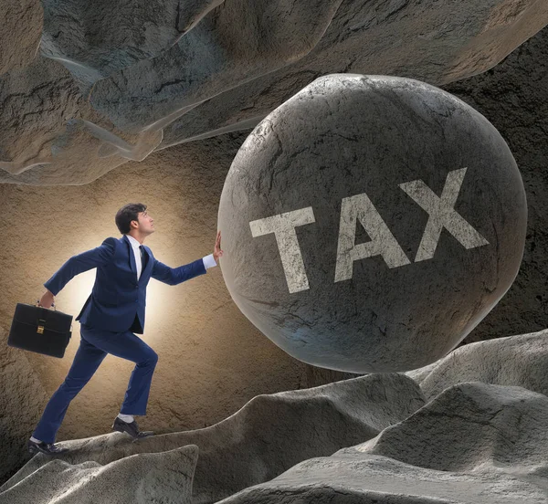 Imprenditore nel concetto di business ad alta tassazione — Foto Stock