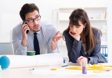 Mühendisler yeni proje üzerinde çalışıyorlar