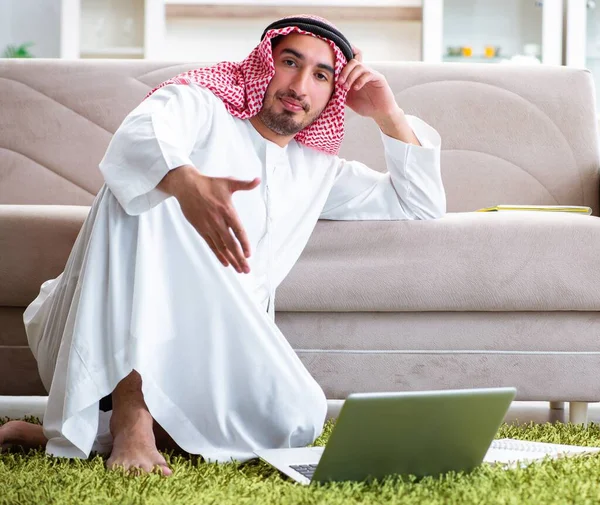 Arab man working at home on his work — Stock Photo, Image