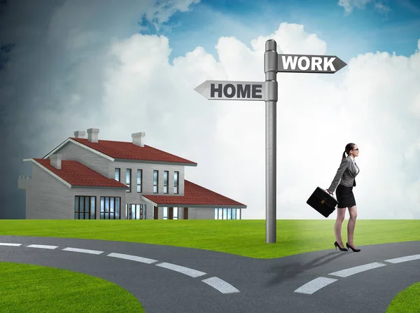 Affärsidé om arbetsliv eller balans i hemmet — Stockfoto