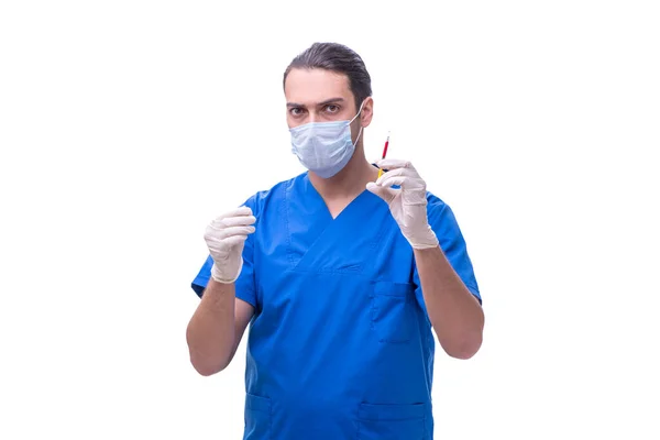 Νεαρός όμορφος γιατρός με σύριγγα απομονωμένη σε λευκό — Φωτογραφία Αρχείου