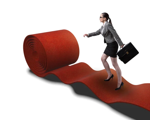 Üzletasszony a vörös szőnyegen a siker koncepciójában — Stock Fotó