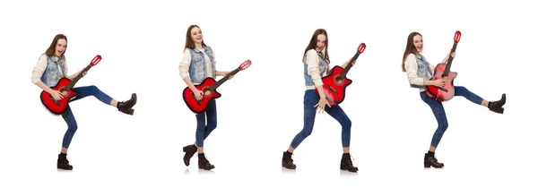 Jong lachend meisje met gitaar geïsoleerd op wit — Stockfoto