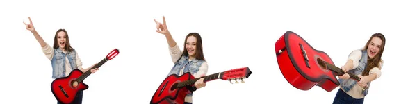 Jong lachend meisje met gitaar geïsoleerd op wit — Stockfoto