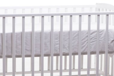 Yatak Beşik beyaz arka plan üzerinde izole