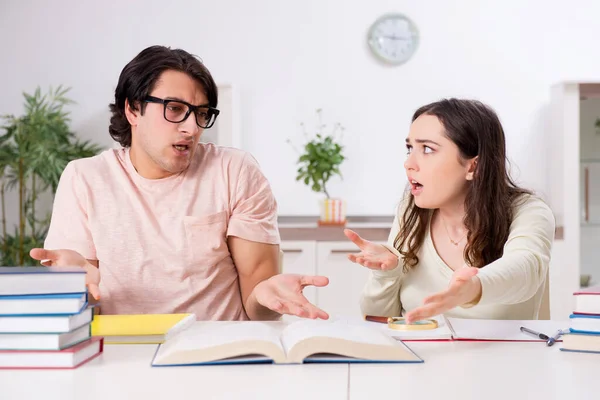 Students preparing for exam together at home — Stock Photo, Image