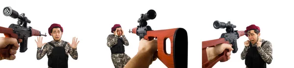 Soldat med ett vapen isolerat på vitt — Stockfoto