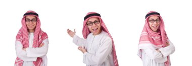 Genç Arap adam beyazda izole edilmiş.