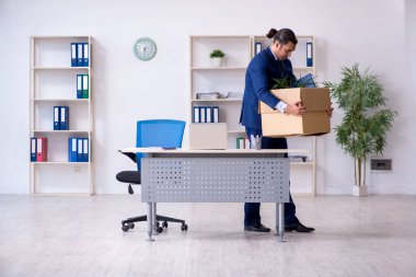 Genç çalışan işten çıkarılıyor