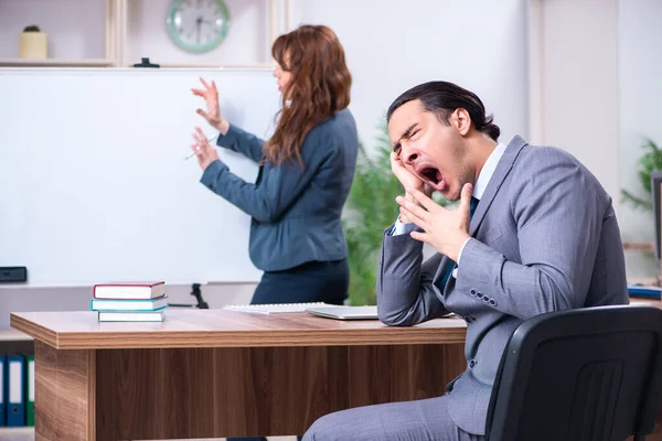 Mann und Frau in Business-Meeting-Konzept — Stockfoto